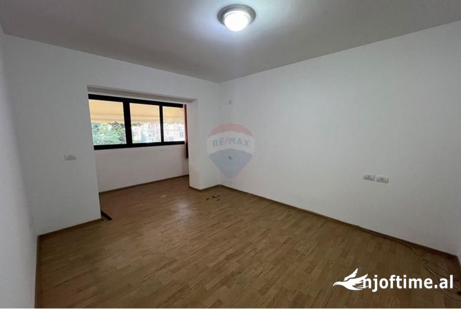 Business Property for Rent 3+1 in Tirana - 850 Euro