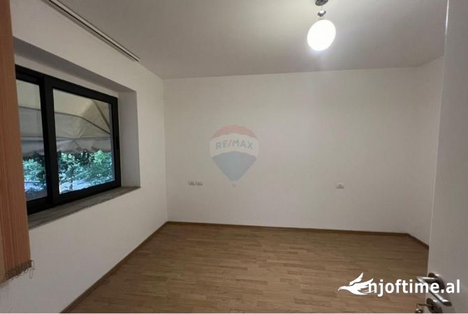 Business Property for Rent 3+1 in Tirana - 850 Euro