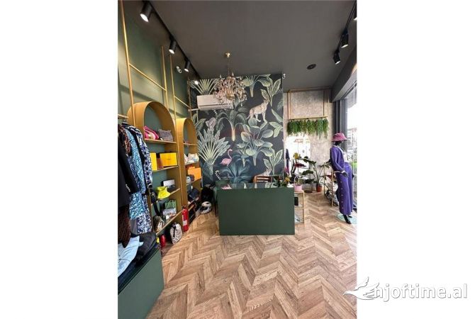 Ambiente Commerciale in Affitto 1+1 a Tirana - 800 Euro
