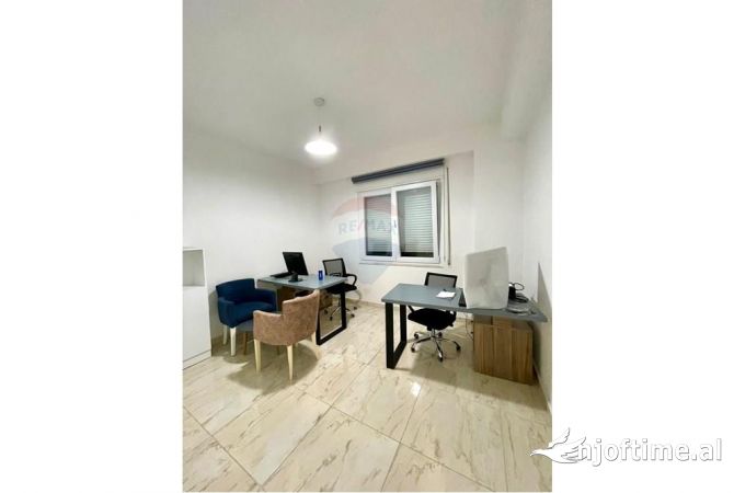 APARTAMENT 2+1 PER ZYRA TEK KOMUNA PARISIT