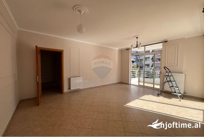 Apartment 2+1 me qira tek Kika 1