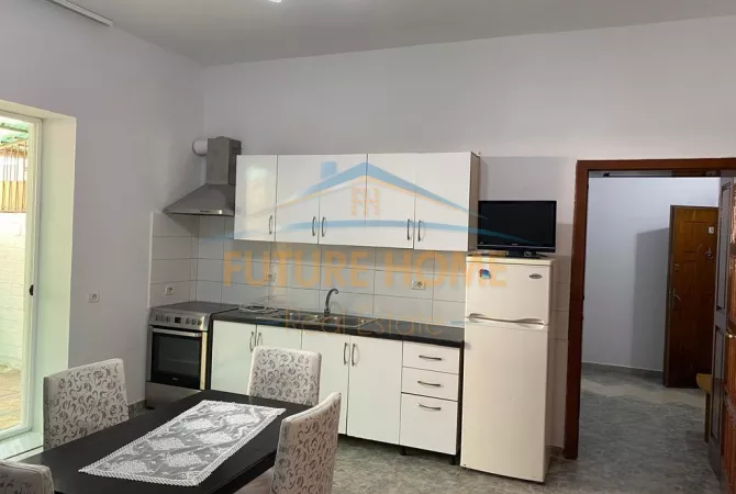 Shtepi ne shitje Apartament ne Tirane, Garsoniere, Mobilimi E mobiluar, Pagesa 7,000,000  Leke.