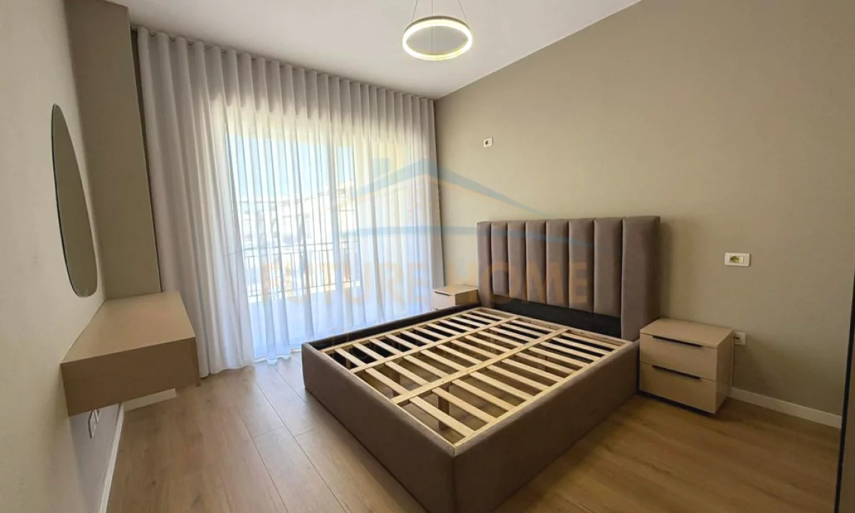 Shtepi ne shitje Apartament ne Tirane, 1+1, Mobilimi E mobiluar, Pagesa 125,001  Euro.