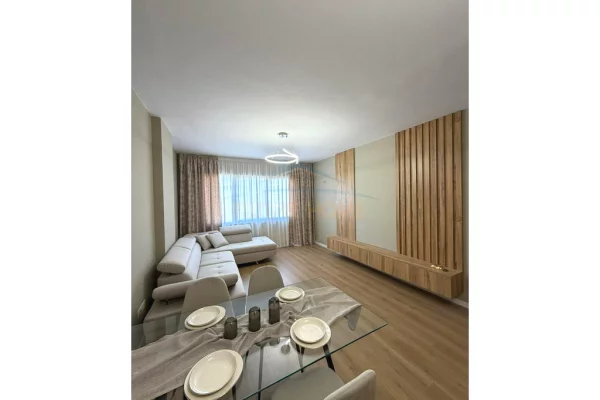 Shtepi ne shitje Apartament ne Tirane, 1+1, Mobilimi E mobiluar, Pagesa 125,001  Euro.