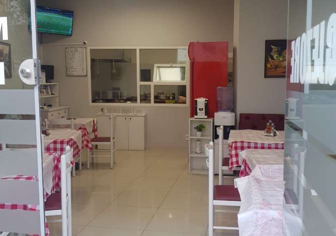 Ambient biznesi me qera 2+1 ne Tirane - 400 Euro