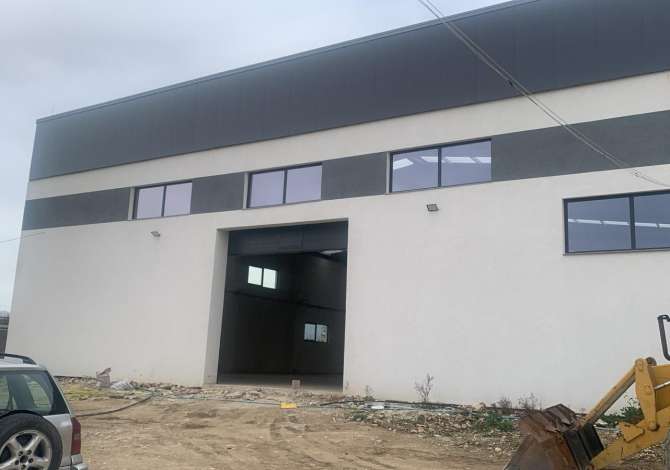 Ambiente Commerciale in Affitto 4+1 a Tirana - 7,000 Euro