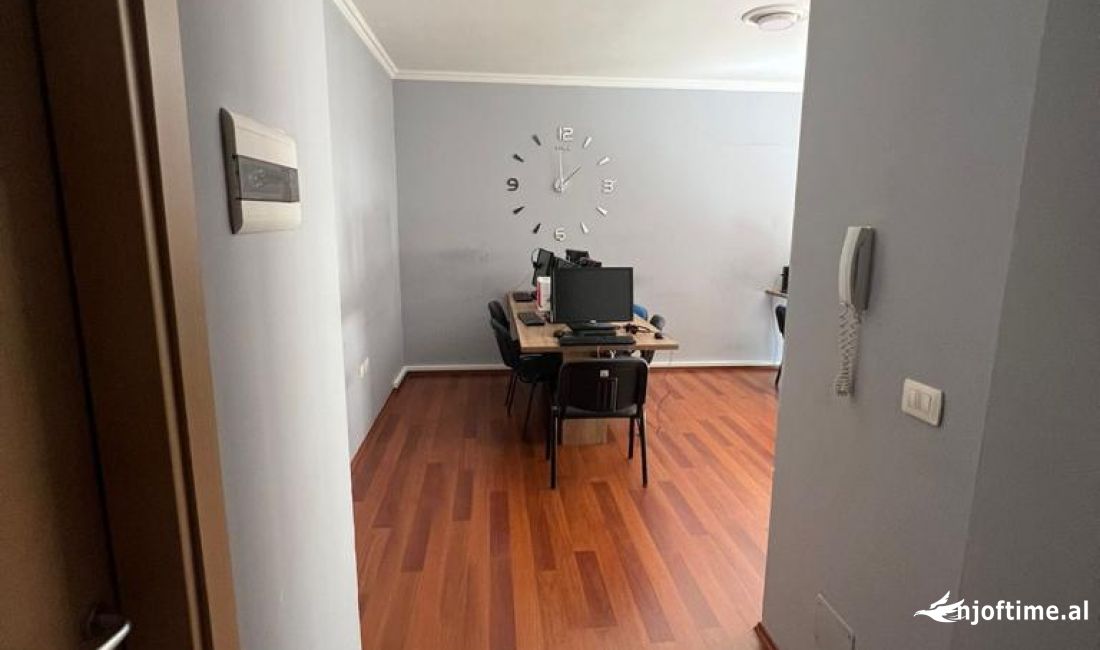 Jepet ambjent biznesi me qera