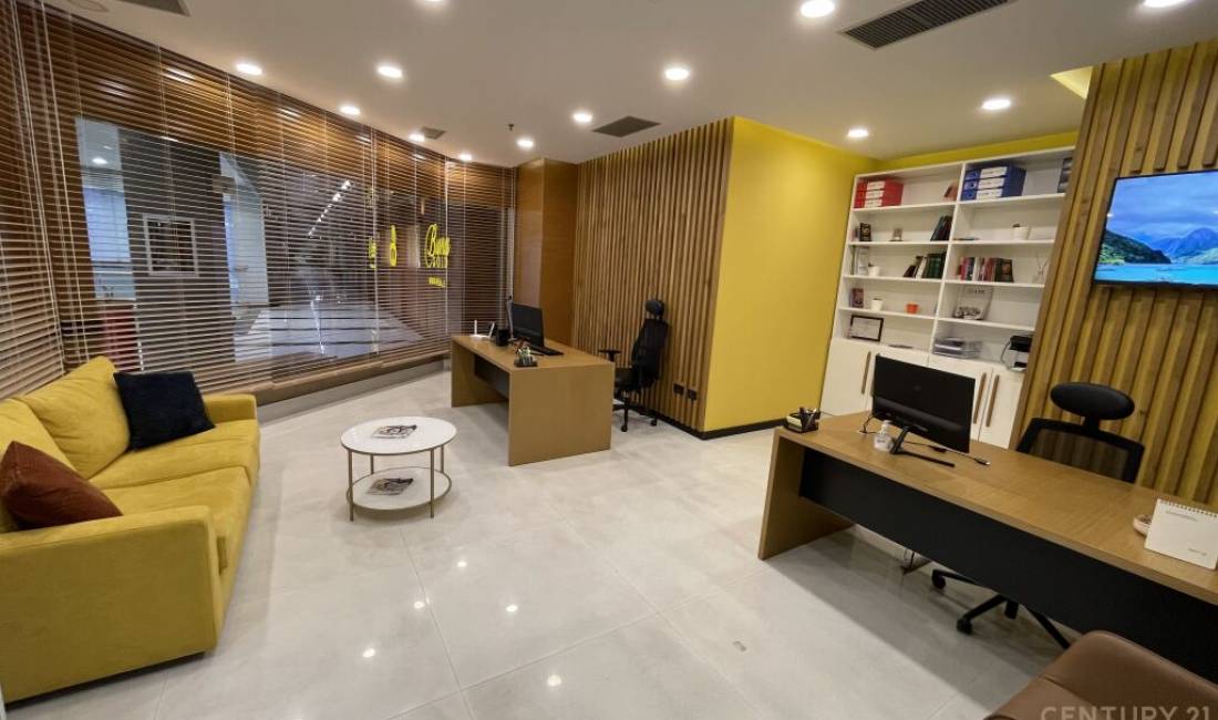 Ambient komercial 40m2 ne Qendren Tregtare ETC!!