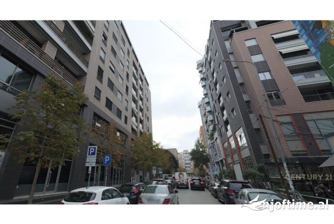 Business Property for Rent 3+1 in Tirana - 1,400 Euro
