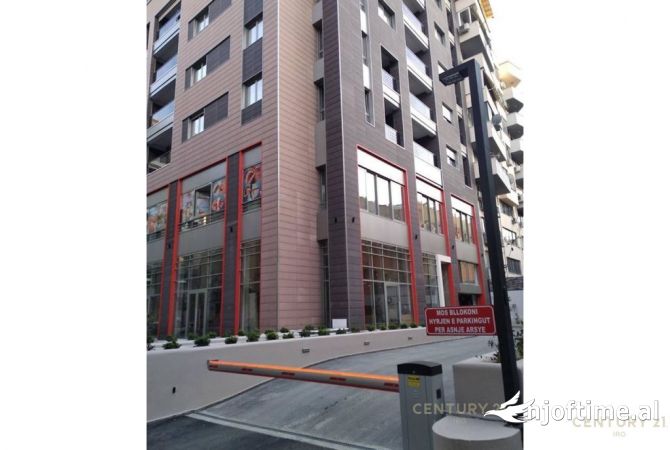 Ambient per zyre prane Juridikut!