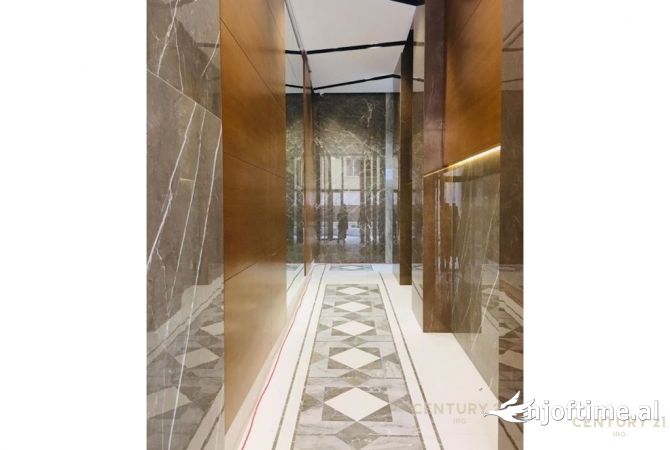 Ambient per zyre prane Juridikut!