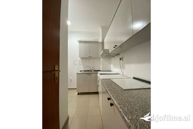 Jepet Zyre 2+1 per Qera ne ish-Bllok