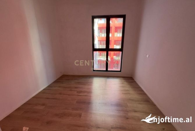 JAPIM ME QIRA APARTAMENT 3+1+2, KOMPLEKSI ARLIS "FARMACIA 10"