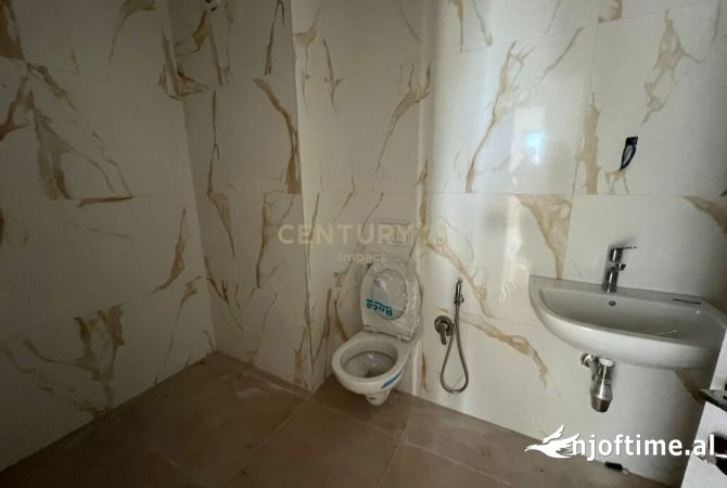 JAPIM ME QIRA APARTAMENT 2+1+1, KOMPLEKSI ARLIS "FARMACIA 10"