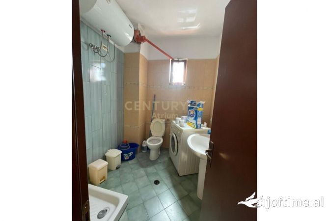 JEPET ME QIRA KLINIKE /APARTAMENT TEK MATERNITETI RI !