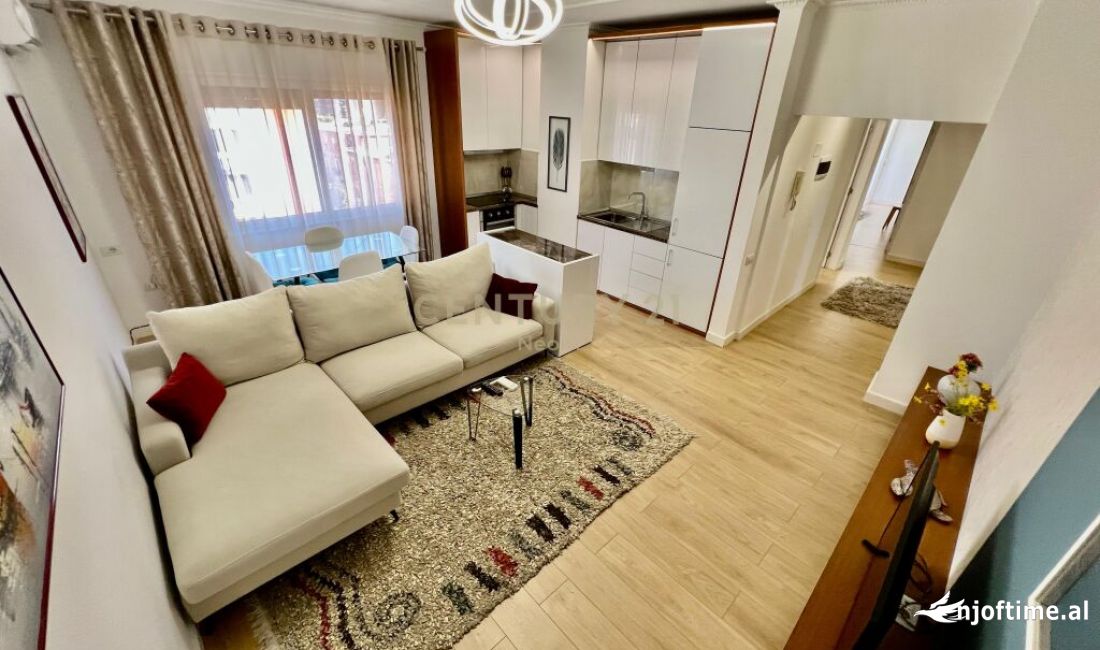 Shtepi ne shitje Apartament ne Tirane, 2+1, Mobilimi E mobiluar, Pagesa 279,000  Euro.
