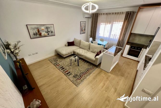 Shtepi ne shitje Apartament ne Tirane, 2+1, Mobilimi E mobiluar, Pagesa 279,000  Euro.