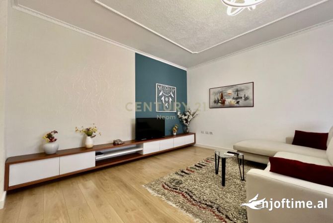 Shtepi ne shitje Apartament ne Tirane, 2+1, Mobilimi E mobiluar, Pagesa 279,000  Euro.