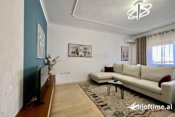 Shtepi ne shitje Apartament ne Tirane, 2+1, Mobilimi E mobiluar, Pagesa 279,000  Euro.