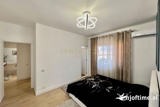 Shtepi ne shitje Apartament ne Tirane, 2+1, Mobilimi E mobiluar, Pagesa 279,000  Euro.