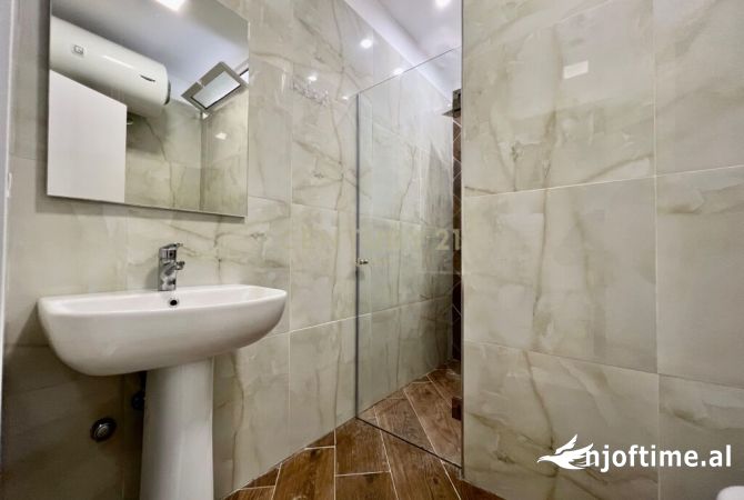 Shtepi ne shitje Apartament ne Tirane, 2+1, Mobilimi E mobiluar, Pagesa 279,000  Euro.