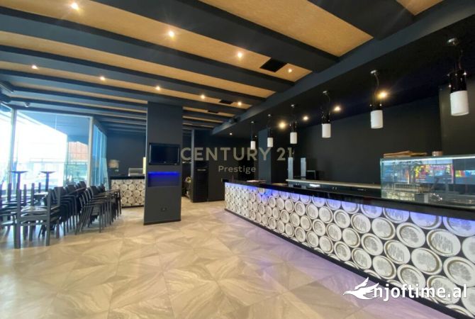 AMBIENT BAR-RESTORANT ME QIRA, I VENDOSUR NE ASTIR, TIRANE!