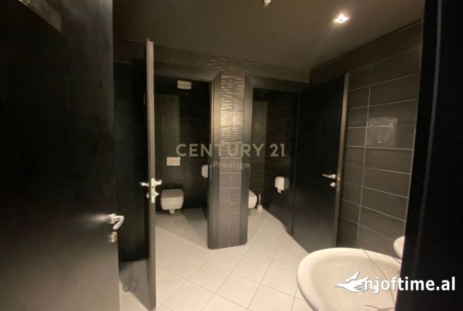 AMBIENT BAR-RESTORANT ME QIRA, I VENDOSUR NE ASTIR, TIRANE!