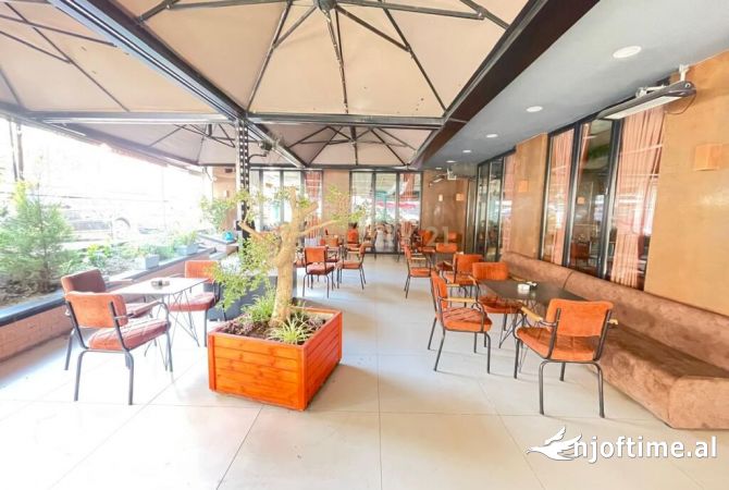 KOMUNA E PARISIT, JAPIM ME QIRA BAR-RESTORANT