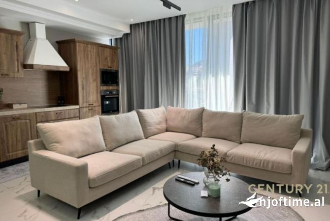 Shtepi ne shitje Apartament ne Tirane, 2+1, Mobilimi E mobiluar, Pagesa 443,900  Euro.