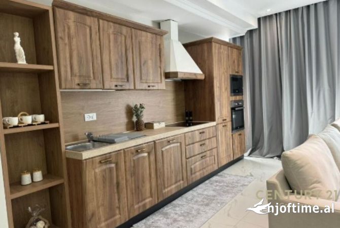 Shtepi ne shitje Apartament ne Tirane, 2+1, Mobilimi E mobiluar, Pagesa 443,900  Euro.