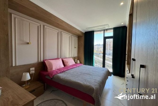 Shtepi ne shitje Apartament ne Tirane, 2+1, Mobilimi E mobiluar, Pagesa 443,900  Euro.