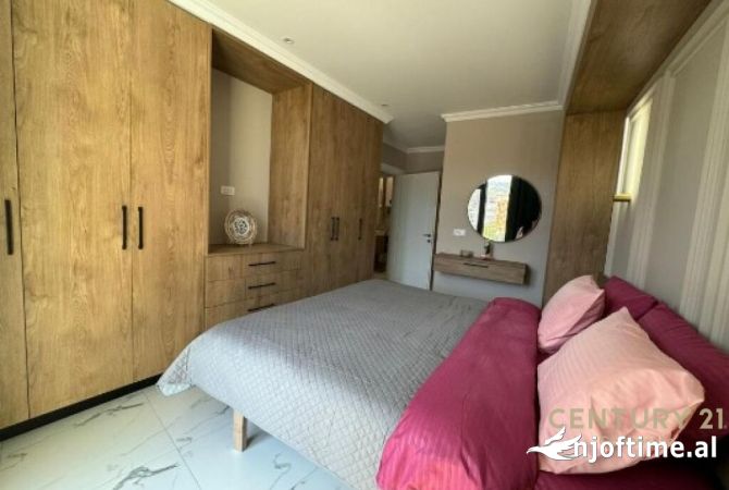 Shtepi ne shitje Apartament ne Tirane, 2+1, Mobilimi E mobiluar, Pagesa 443,900  Euro.