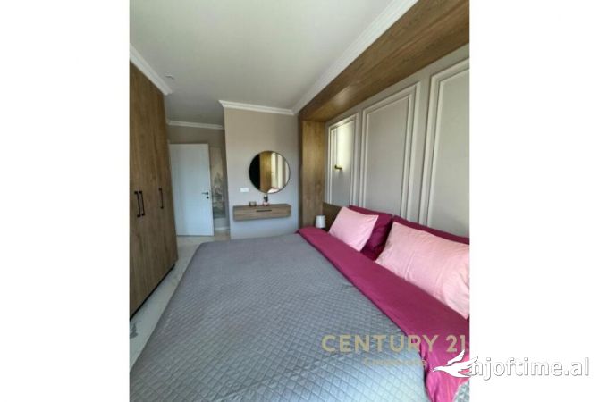 Shtepi ne shitje Apartament ne Tirane, 2+1, Mobilimi E mobiluar, Pagesa 443,900  Euro.