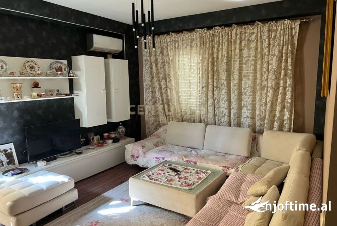 Apartament 1+1 per shitje në Kopshtin Botanik!