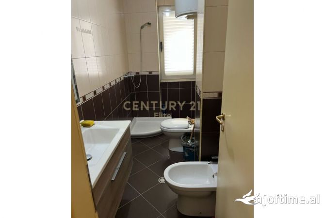 Shtepi ne shitje Apartament ne Tirane, 1+1, Mobilimi E mobiluar, Pagesa 145,000  Euro.