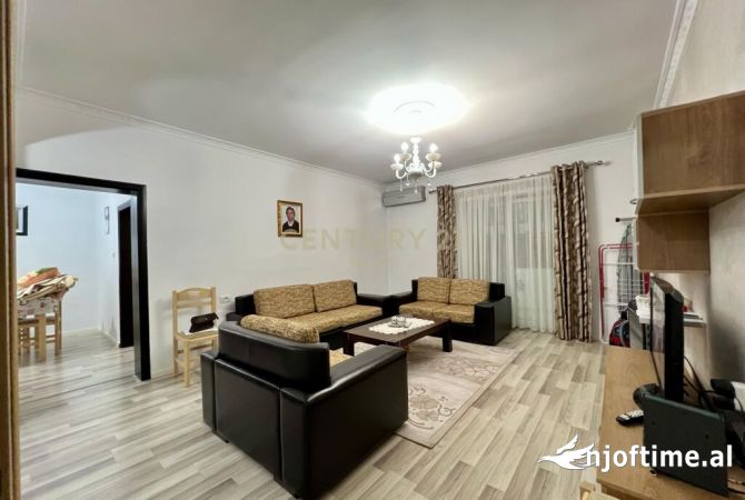 Shtepi me qera Apartament ne Tirane, 3+1, Mobilimi E mobiluar, Pagesa 580  Euro.