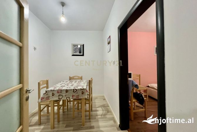 Shtepi me qera Apartament ne Tirane, 3+1, Mobilimi E mobiluar, Pagesa 580  Euro.