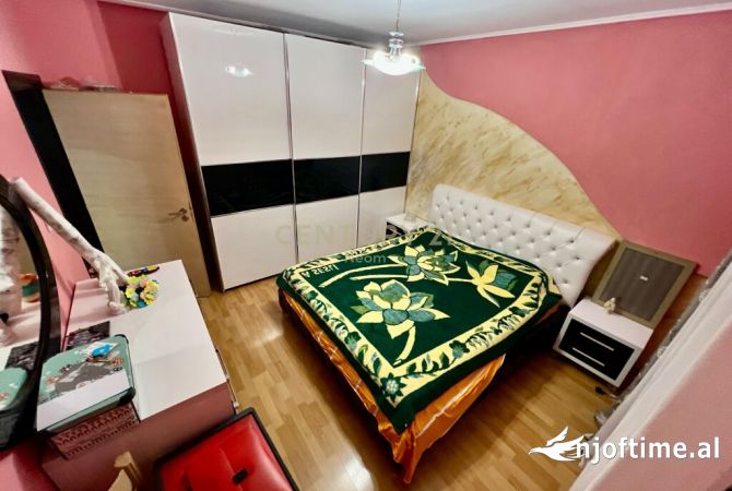 Shtepi me qera Apartament ne Tirane, 3+1, Mobilimi E mobiluar, Pagesa 580  Euro.