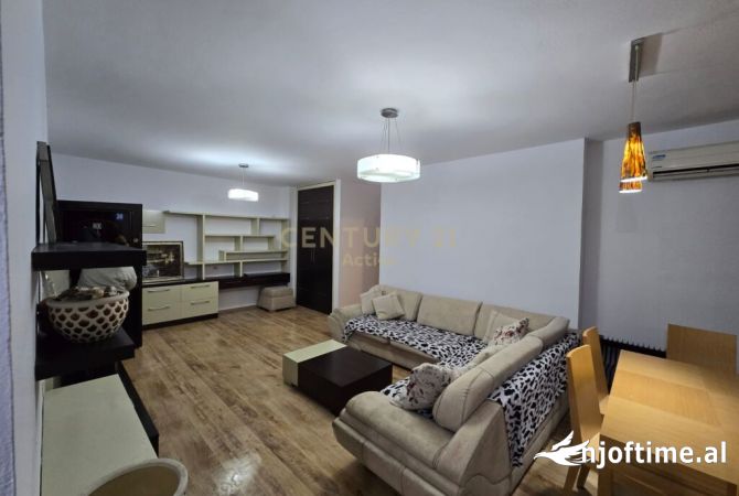 Shtepi ne shitje Apartament ne Tirane, 1+1, Mobilimi E mobiluar, Pagesa 98,000  Euro.