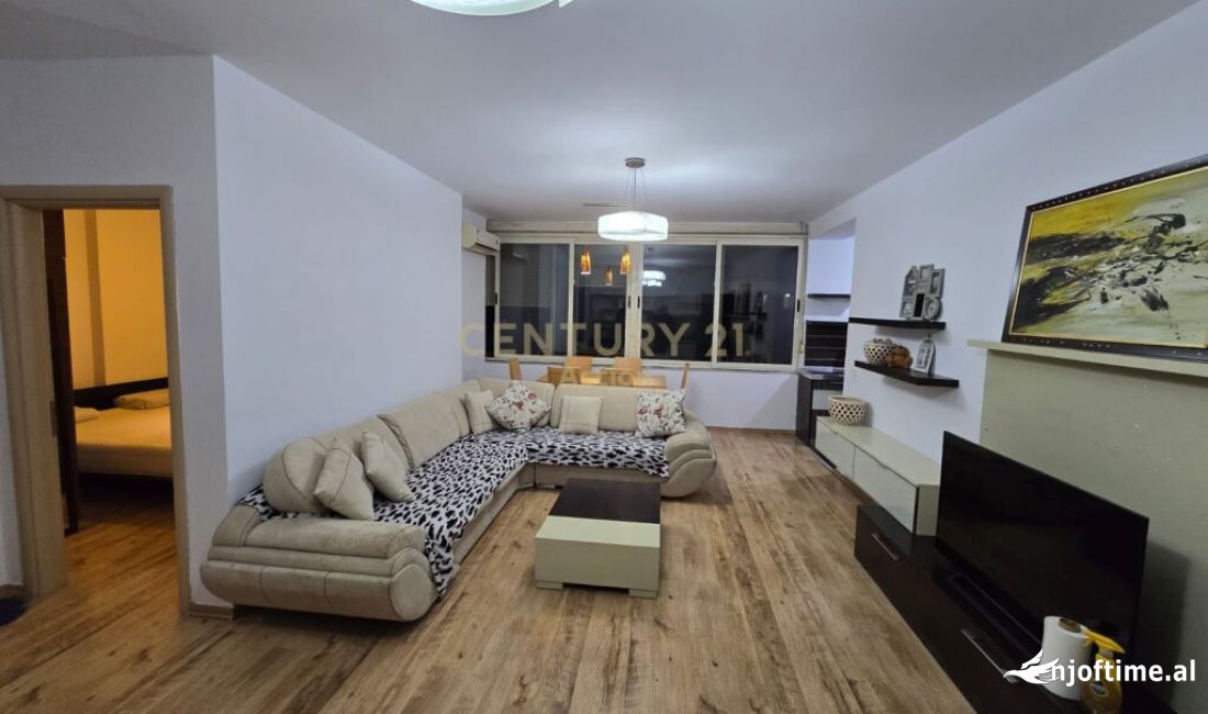 Shtepi ne shitje Apartament ne Tirane, 1+1, Mobilimi E mobiluar, Pagesa 98,000  Euro.