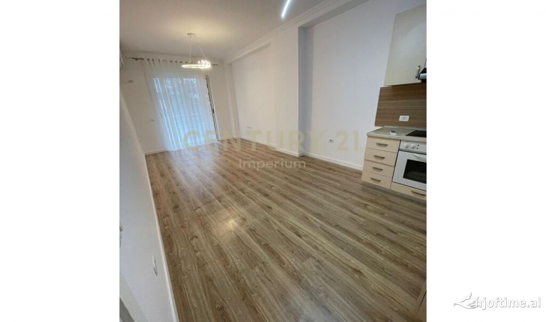 Shtepi ne shitje Apartament ne Tirane, 1+1, Mobilimi Bosh, pa mobiluar, Pagesa 99,500  Euro.