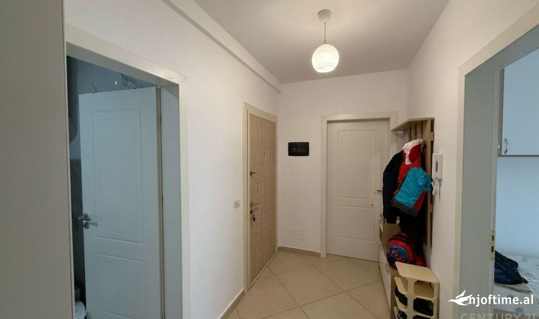 Shtepi ne shitje Apartament ne Tirane, 2+1, Mobilimi E mobiluar, Pagesa 106,000  Euro.