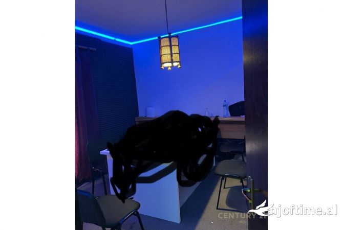 Shtepi ne shitje Apartament ne Tirane, 2+1, Mobilimi E mobiluar, Pagesa 106,000  Euro.