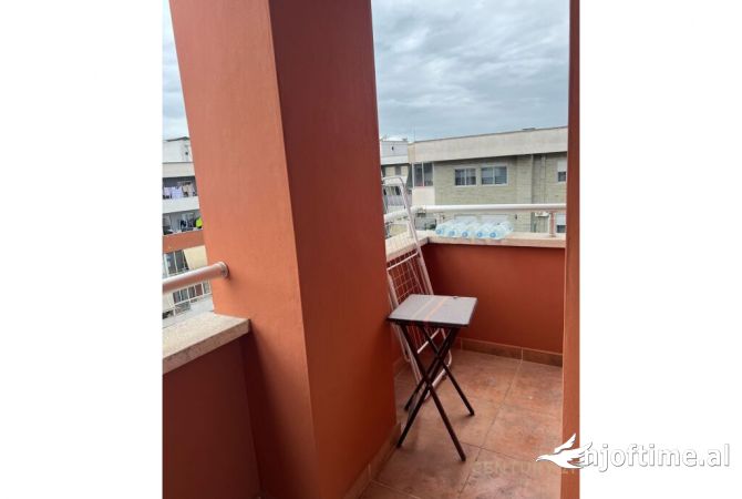 Shtepi ne shitje Apartament ne Tirane, 2+1, Mobilimi E mobiluar, Pagesa 106,000  Euro.