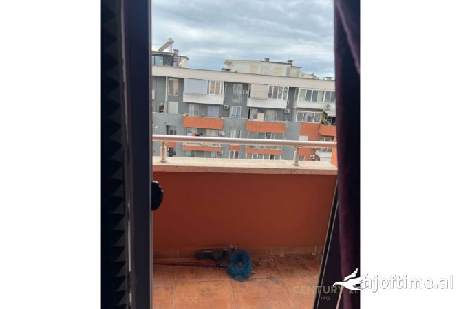 Shtepi ne shitje Apartament ne Tirane, 2+1, Mobilimi E mobiluar, Pagesa 106,000  Euro.