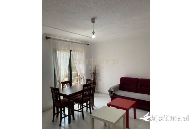 Shtepi ne shitje Apartament ne Tirane, 1+1, Mobilimi E mobiluar, Pagesa 77,000  Euro.