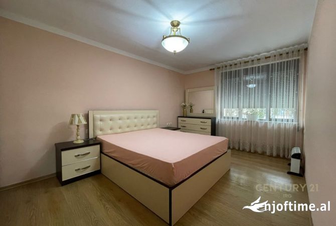 Shtepi me qera Apartament ne Tirane, 2+1, Mobilimi E mobiluar, Pagesa 650  Euro.