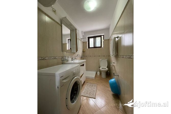 Shtepi me qera Apartament ne Tirane, 2+1, Mobilimi E mobiluar, Pagesa 650  Euro.