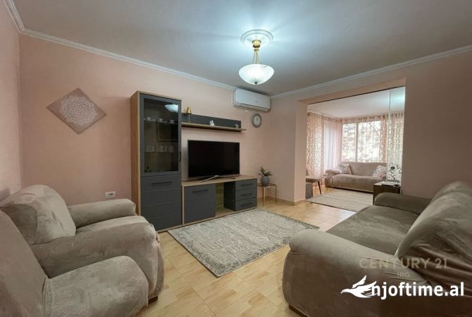 Shtepi me qera Apartament ne Tirane, 2+1, Mobilimi E mobiluar, Pagesa 650  Euro.