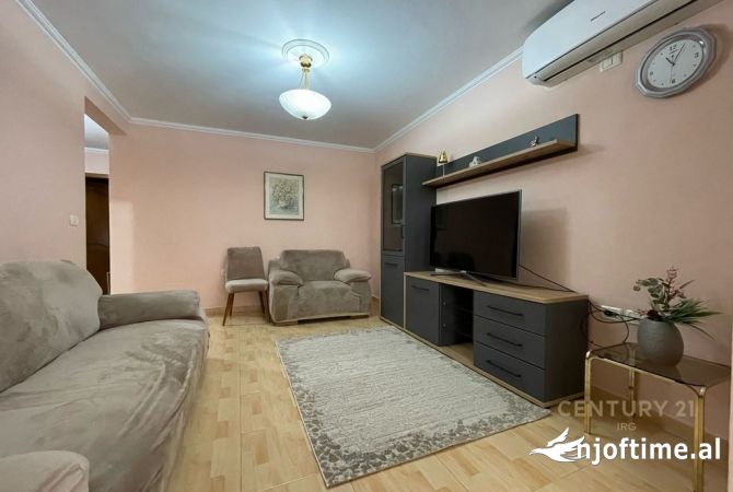 Shtepi me qera Apartament ne Tirane, 2+1, Mobilimi E mobiluar, Pagesa 650  Euro.